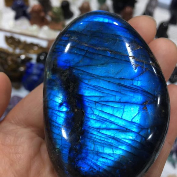 Labradorite Palm - Picture 3 of 3